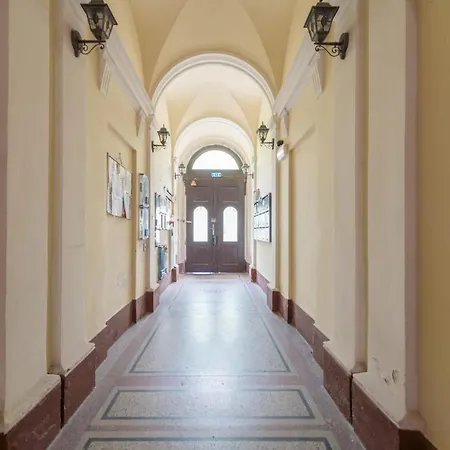 Downtown Heart 3bdr Jokai Square Ac * Budapest